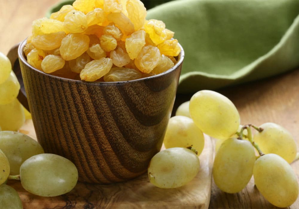 مزایای استفاده روزانه از کشمش سبز در رژیم غذایی