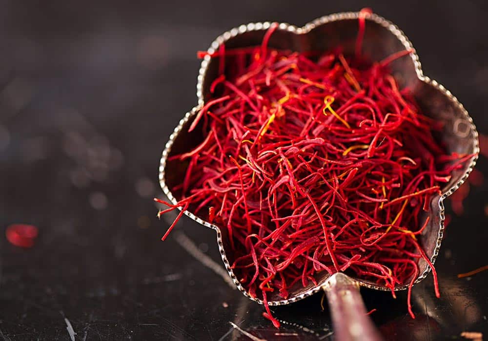 Distinguishing real saffron from fake