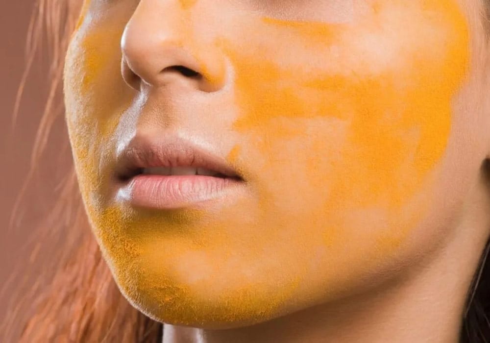Face mask with saffron