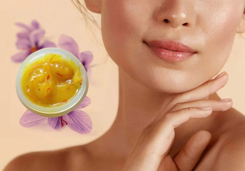 Face mask with saffron
