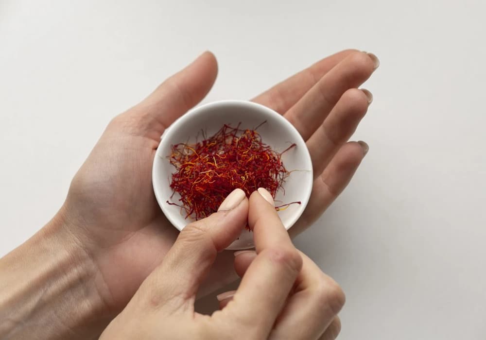 Therapeutic properties of saffron in traditional medicine