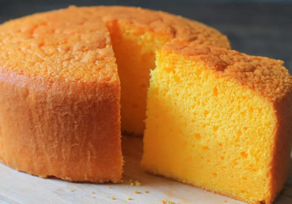 Saffron Cake with Rosewater and Cardamom: A Blend of Tradition and Sweetness