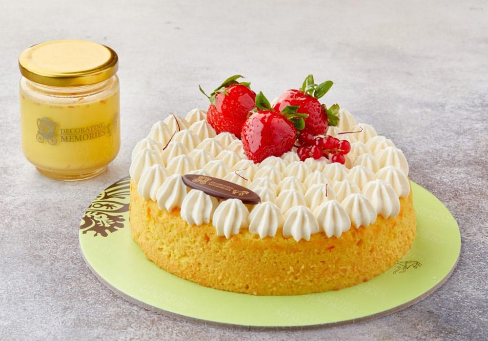 Saffron Cake with Rosewater and Cardamom: A Blend of Tradition and Sweetness
