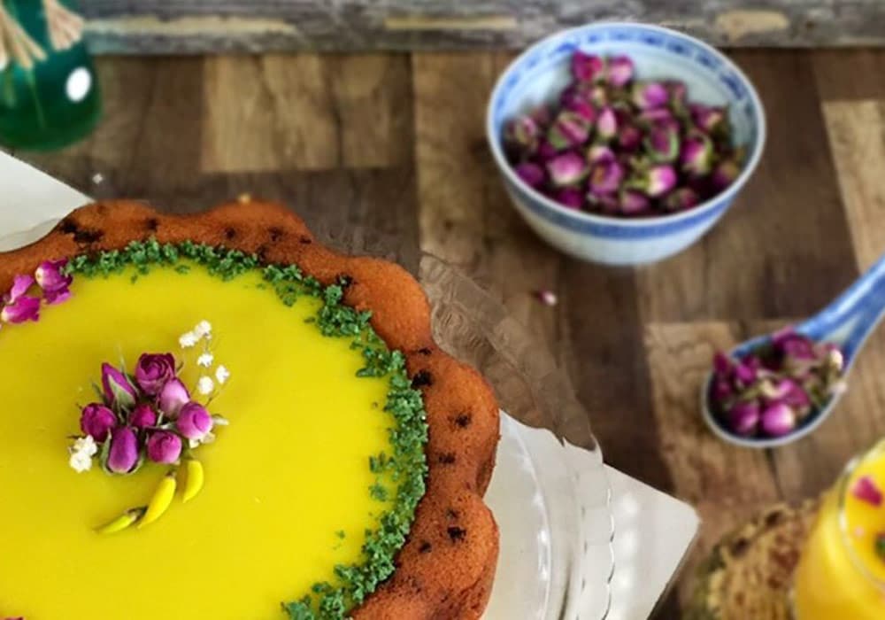 Saffron Cake with Rosewater and Cardamom: A Blend of Tradition and Sweetness