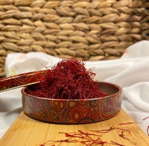 مقایسه انواع زعفران ایرانی شامل نگین، سرگل و پوشال